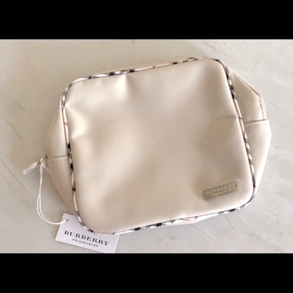 💥NWT Burberry Cosmetic Dopp Travel Bag - Picture 9 of 10